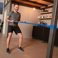 Kräftigung mit TheraBand High Resistance Band blau